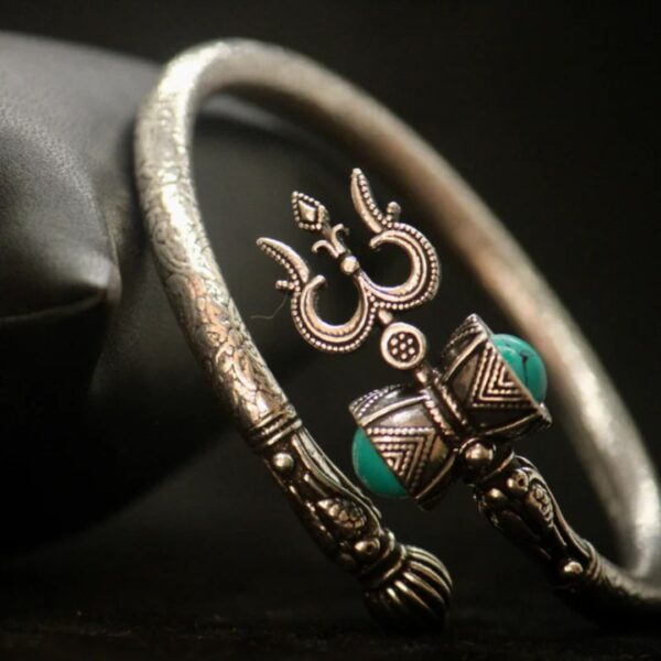 Buy Trishul Kada Online | Jewllerydesign